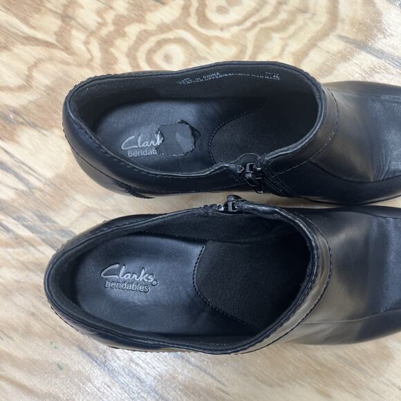 Clarks Bendables Leather Ankle Booties Women’s 8M Black Zip Heeled Casual - Picture 11 of 12